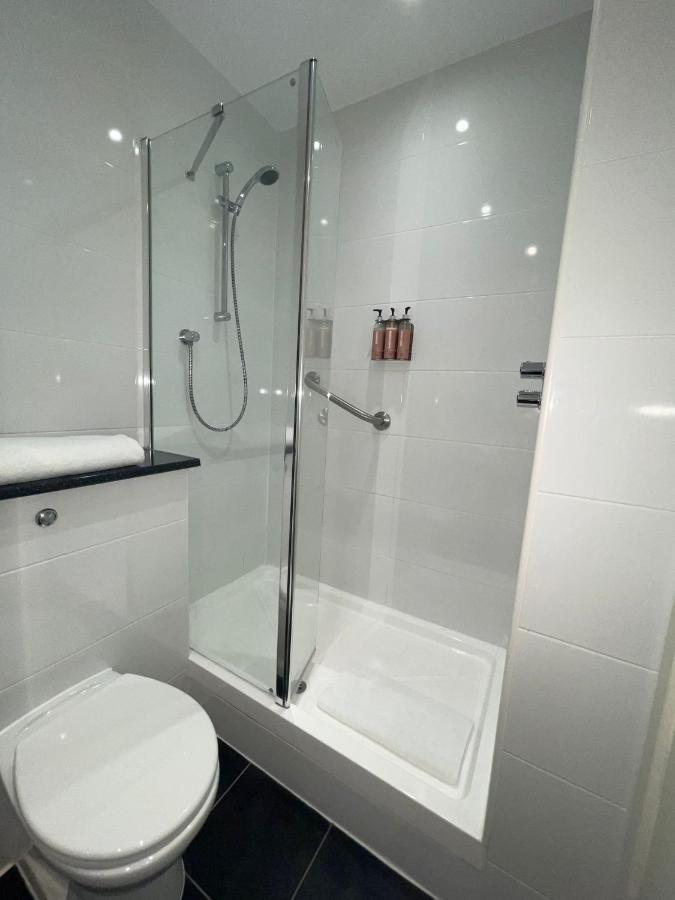 Executive Suite,1773715593:JPEG