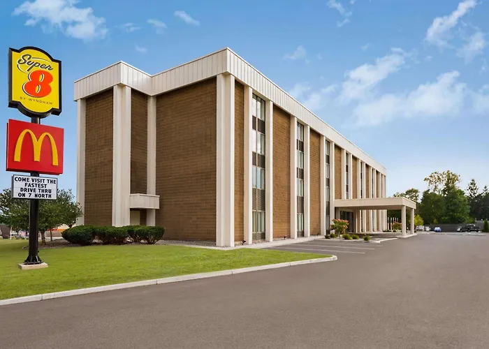 Super 8 By Wyndham Liverpool/Syracuse North Airport